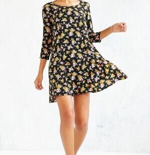 Urban Outfitters Kimchi Blue romantic floral print mini swing dress XS